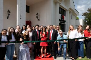 Glenda Mitchell And Team Cutting The Ribbon At The New Cartersville Office Grand Opening